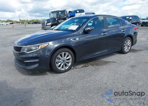 2017 Kia Optima Lx z USA, uszkodzony, nr VIN 5XXGT4L38HG124210